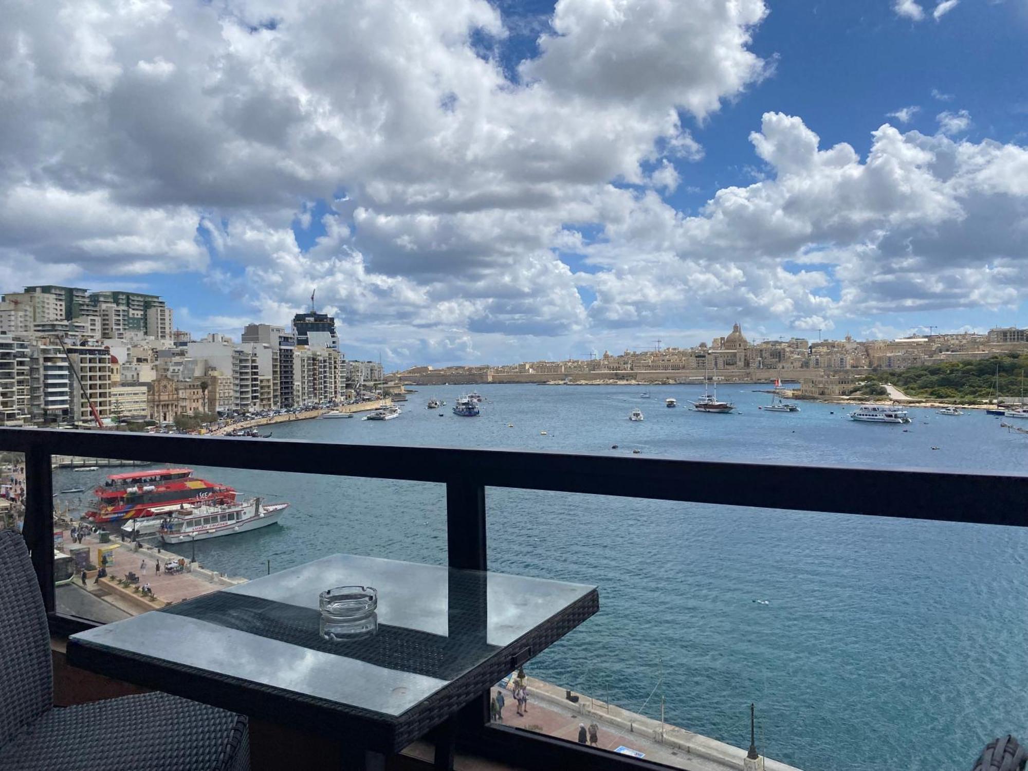 Seafront Harbour Haven - Steps To Ferry, Shops And Beaches Sliema Buitenkant foto